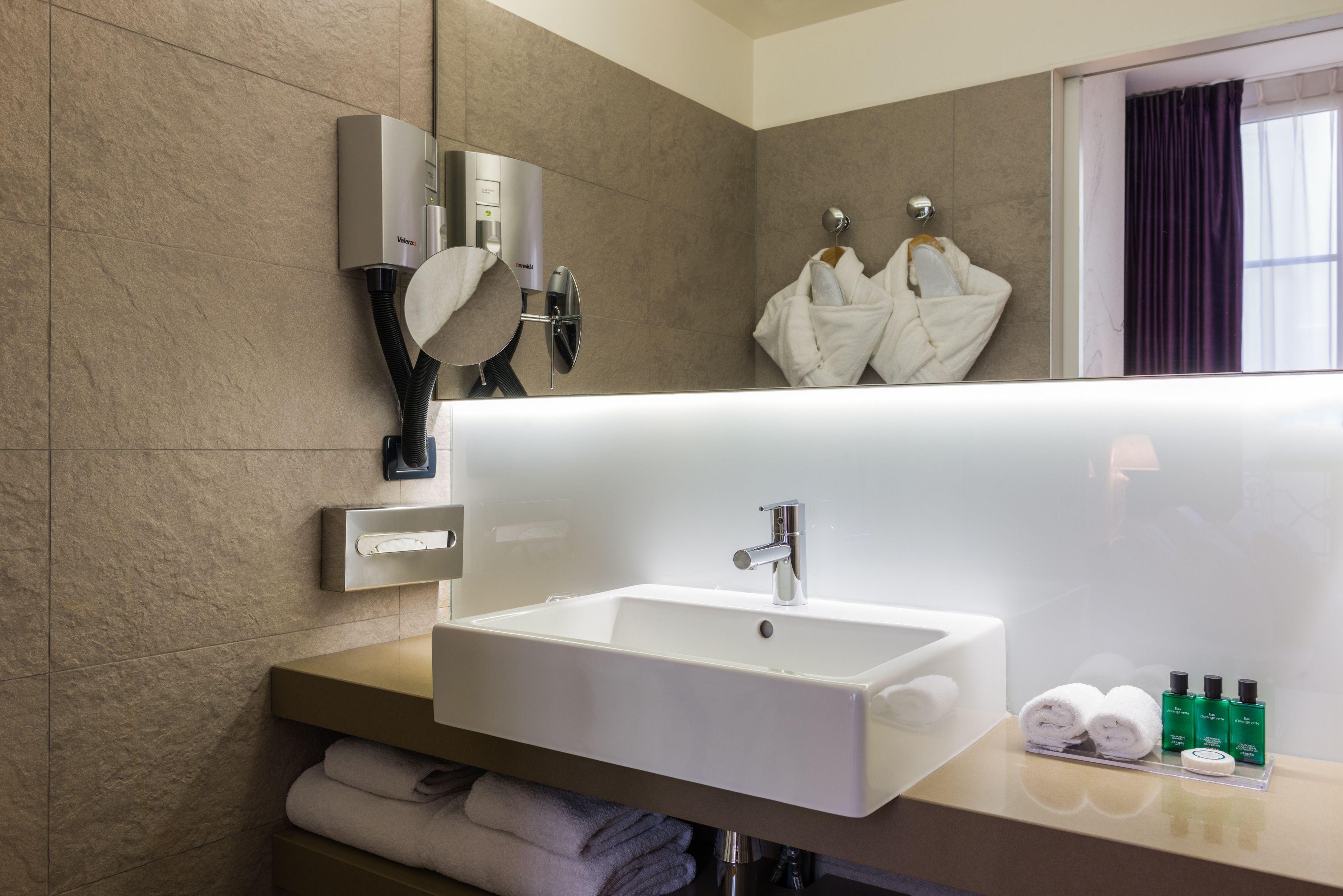 Le Monna Lisa By Inwood Hotel